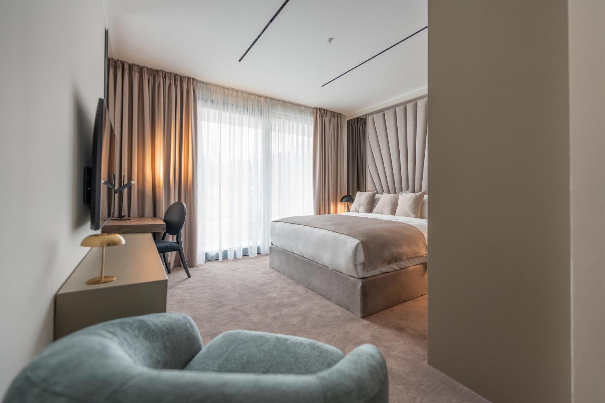 New Belgrade Premium Hotel Belgrado Exterior foto