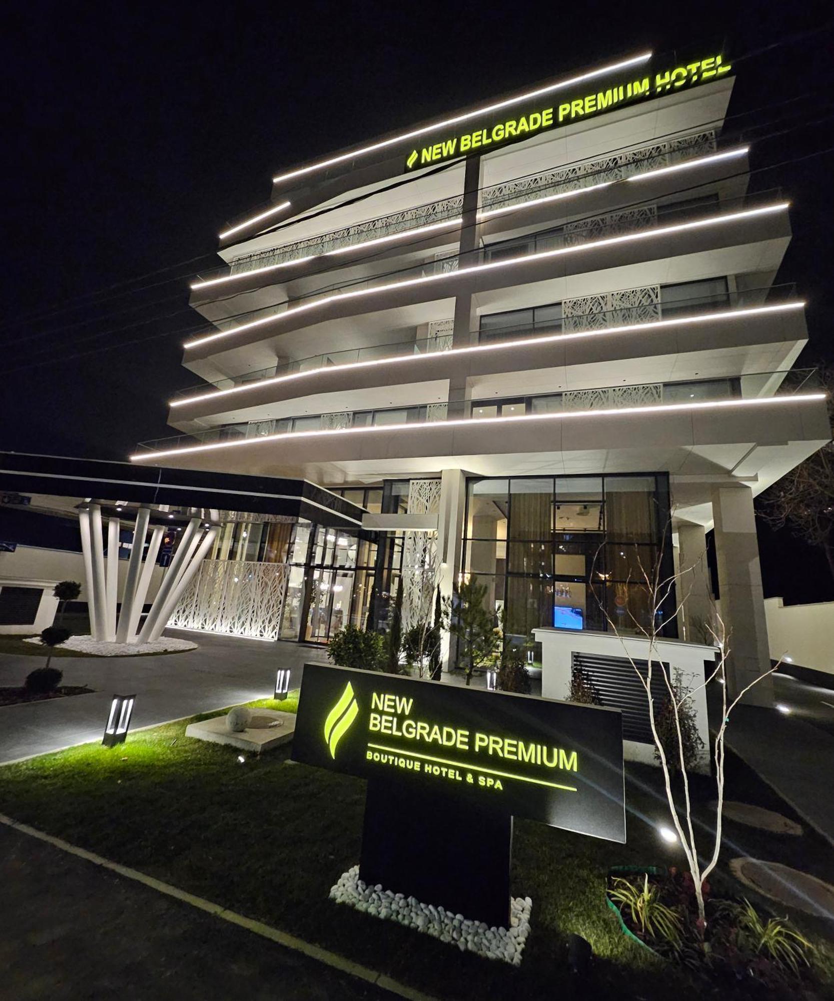 New Belgrade Premium Hotel Belgrado Exterior foto
