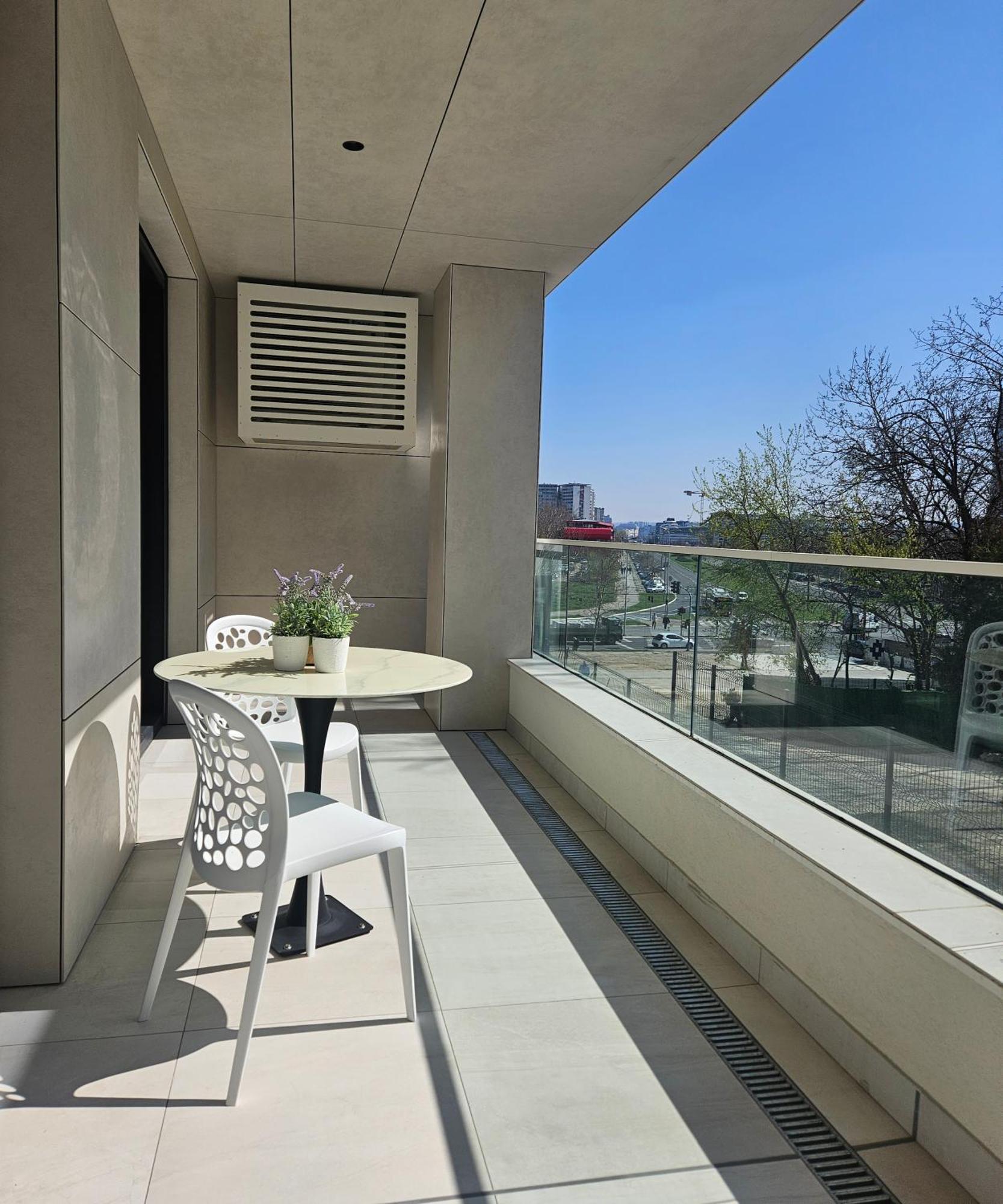 New Belgrade Premium Hotel Belgrado Exterior foto